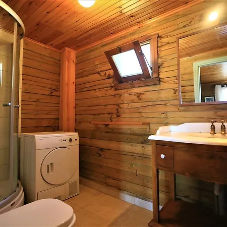 فيلة Zeytin Evi